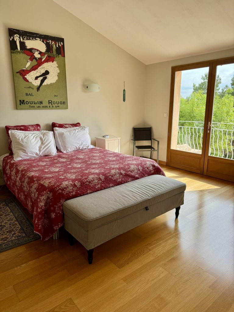 Bedroom of a fractional home in Quarante