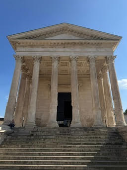 Musee de la Romanite Maison carree